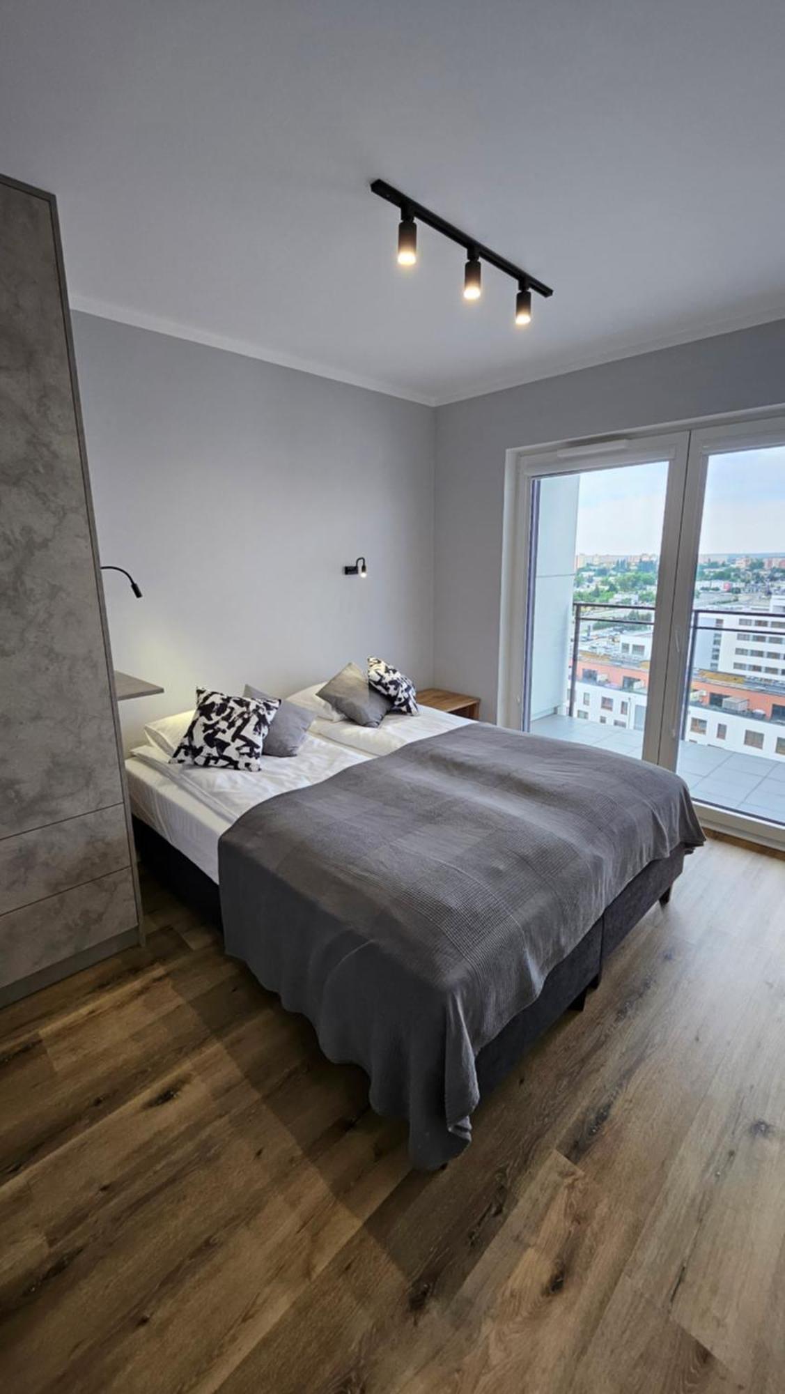 Apartament Bulgarska 59 - Sypialnia I Salon - 40M2 - Self Check In 24H Poznan Dış mekan fotoğraf